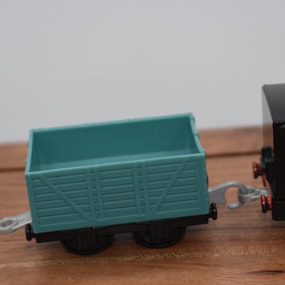 Freddie Trackmaster - Thomas & Friends Motorized Engine Train w/ Cargo Car 2013 - Picture 7 of 9
